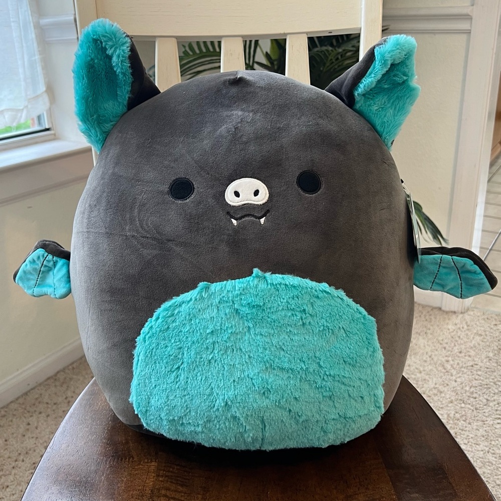 NWT Aldous bat Squishmallow
